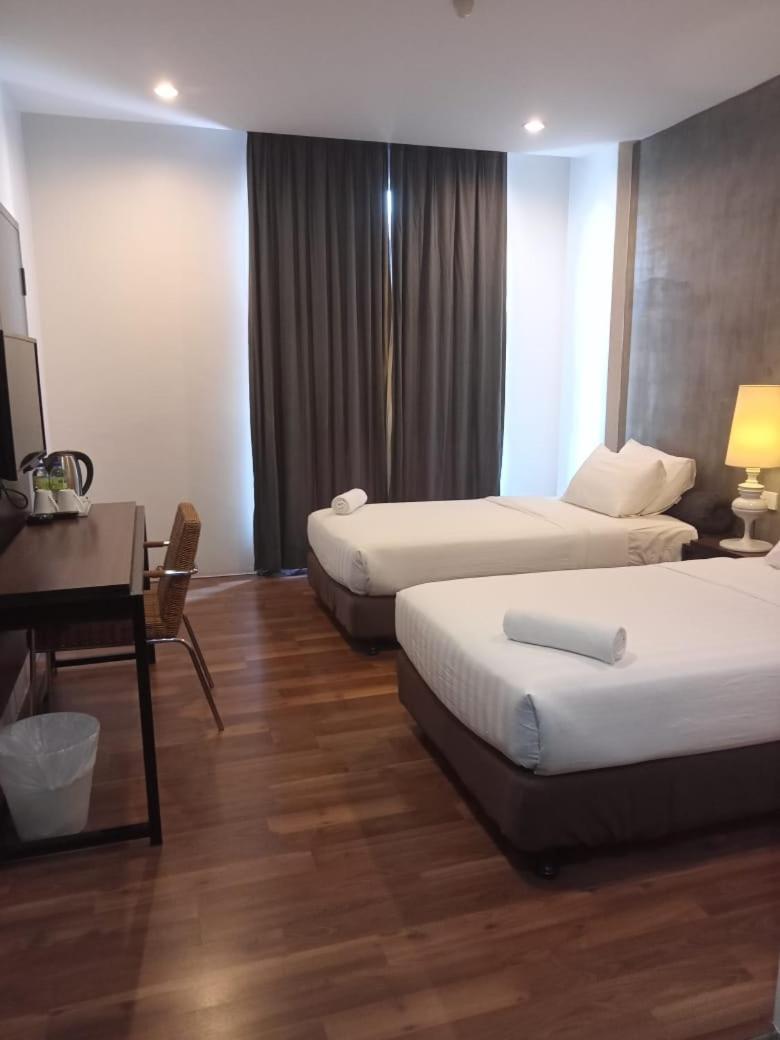 ที+ โฮเต็ล สุไหงโกรก Hotel อลอร์สตาร์ ภายนอก รูปภาพ