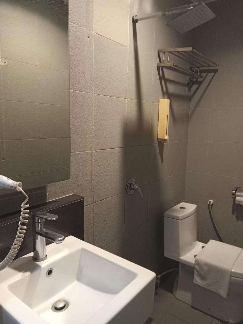 ที+ โฮเต็ล สุไหงโกรก Hotel อลอร์สตาร์ ภายนอก รูปภาพ